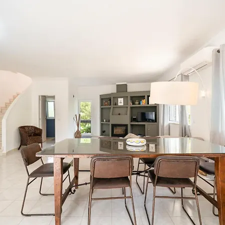 Calmelo - Short Drive Away From Beaches Of Carvoeiro Benegil Albufeira
