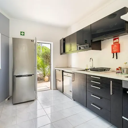 Vila Calmelo - Short Drive Away From Beaches Of Carvoeiro Benegil *