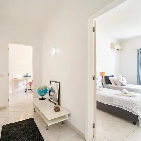Calmelo - Short Drive Away From Beaches Of Carvoeiro Benegil