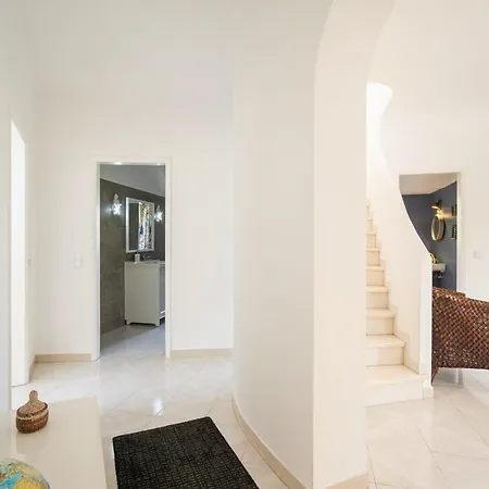 Calmelo - Short Drive Away From Beaches Of Carvoeiro Benegil *