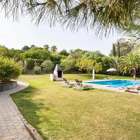 Calmelo - Short Drive Away From Beaches Of Carvoeiro Benegil Villa