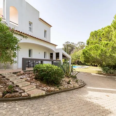 Calmelo - Short Drive Away From Beaches Of Carvoeiro Benegil