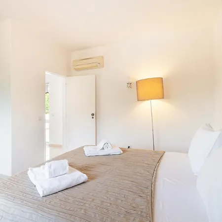Βίλα Calmelo - Short Drive Away From Beaches Of Carvoeiro Benegil Αλμπουφέιρα