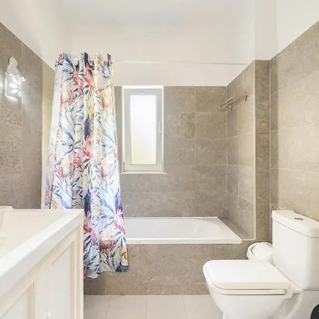 Βίλα Calmelo - Short Drive Away From Beaches Of Carvoeiro Benegil *