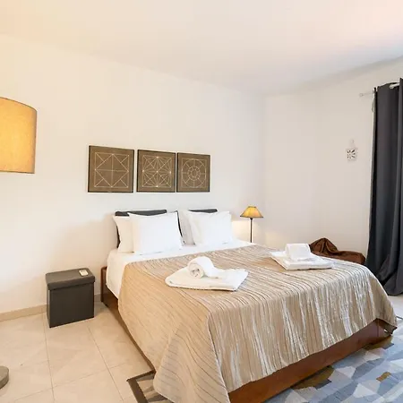 Calmelo - Short Drive Away From Beaches Of Carvoeiro Benegil * Albufeira