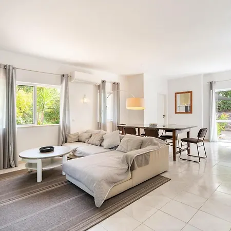 Villa Calmelo - Short Drive Away From Beaches Of Carvoeiro Benegil *