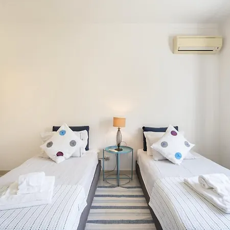 Calmelo - Short Drive Away From Beaches Of Carvoeiro Benegil
